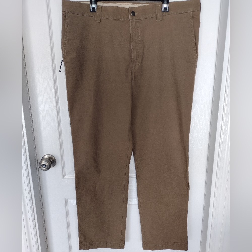 Columbia Men's Tan Chinos Versatile and Comfortable, Size 40Wx 32L